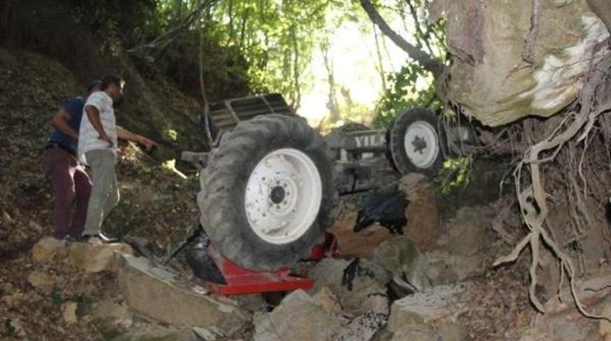 Trakt&ouml;r Devrildi : 1 Yaralı