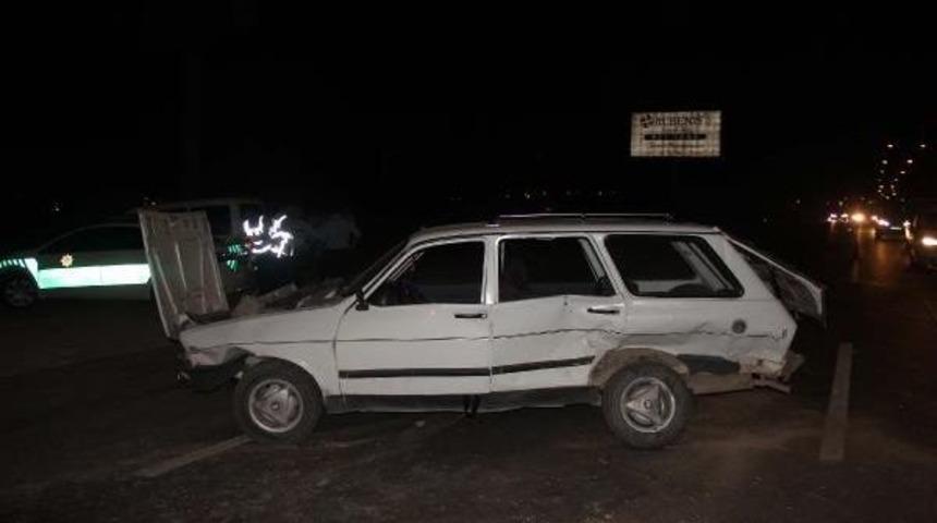 Şanlıurfa&rsquo;Da Iki Otomobil &Ccedil;arpıştı: 6 Yaralı