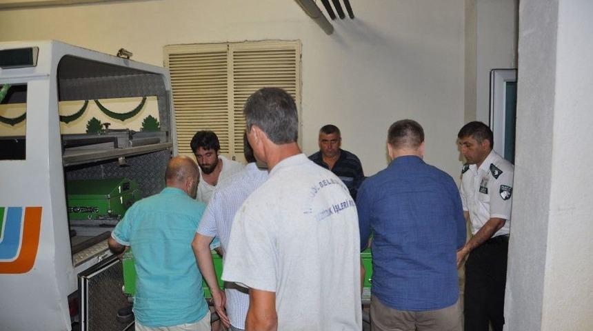 Tarlaya Gidince &Ccedil;ift&ccedil;inin Cesediyle Karşılaştılar