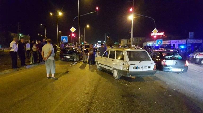 D&uuml;zce&rsquo;de Zincirleme Kazada 8 Kişi Yaralandı