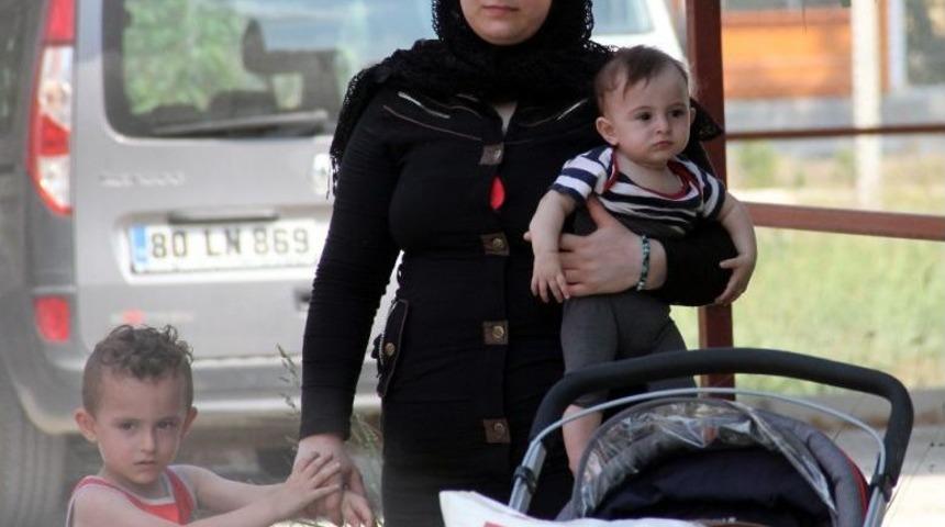 Ortada Kalan Suriyeli Kadını Kocası Da Terk Etmiş