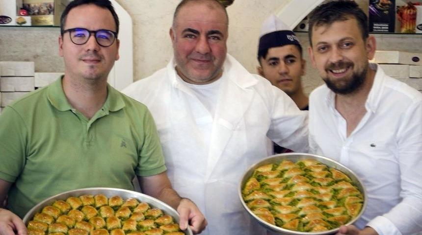 &Uuml;nl&uuml; İspanyol Şef Morales Baklava Yapımının İnceliklerini &Ouml;ğrendi
