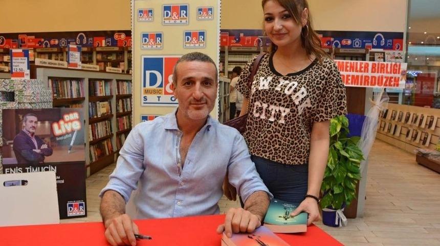 Yazar Enis Timu&ccedil;in Okurlarıyla Buluştu
