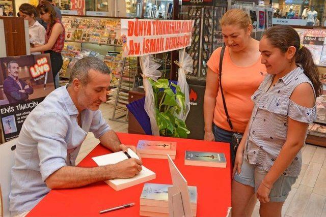 Yazar Enis Timu&ccedil;in Okurlarıyla Buluştu 1