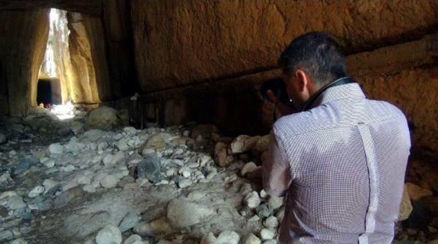 Titus T&uuml;neli Tarihe Işık Tutuyor