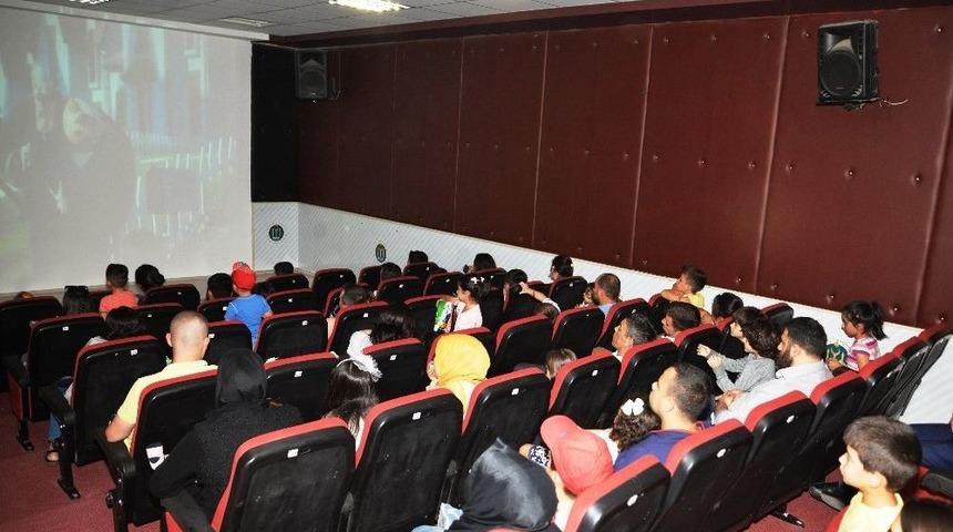 &Ccedil;ocuklar &Ccedil;ifte Bayram Yaşadı