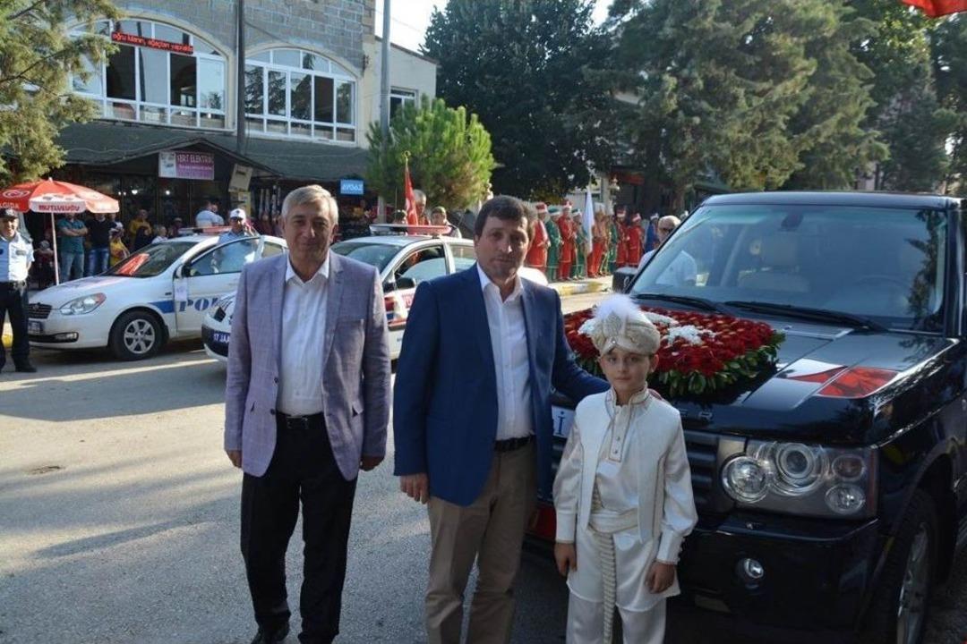 Valinin Makam Aracı S&uuml;nnet Arabası Oldu