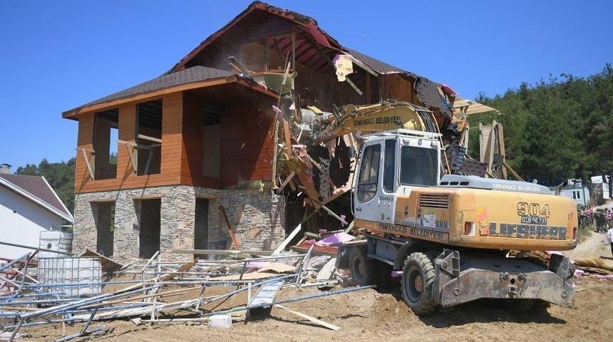 Tarım Arazilerine Yapılan Villalar Yıkıldı