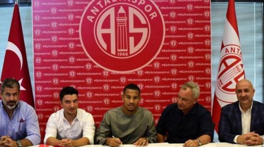 Antalyaspor, Vainqueur Ile 3 Yılık S&ouml;zleşme Imzaladı