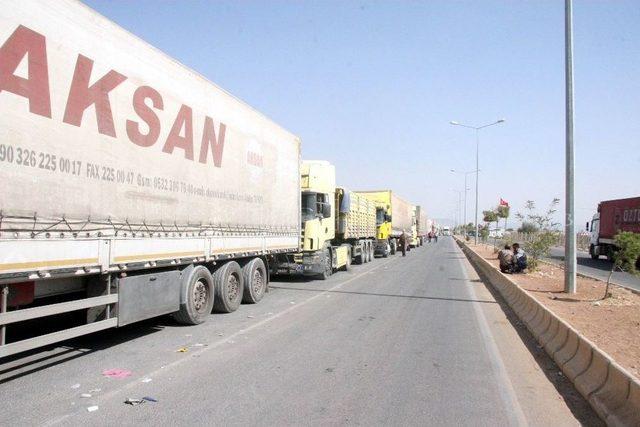 Bayram Sonrası Öncüpınar Sınır Kapısı’nda Tır Yoğunluğu