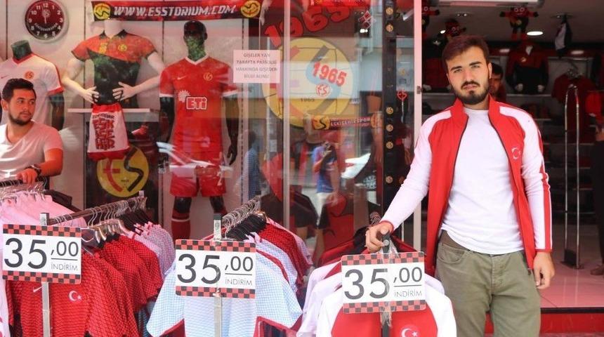 Milli Ma&ccedil; &Ouml;ncesi Forma Satışları Tavan Yaptı