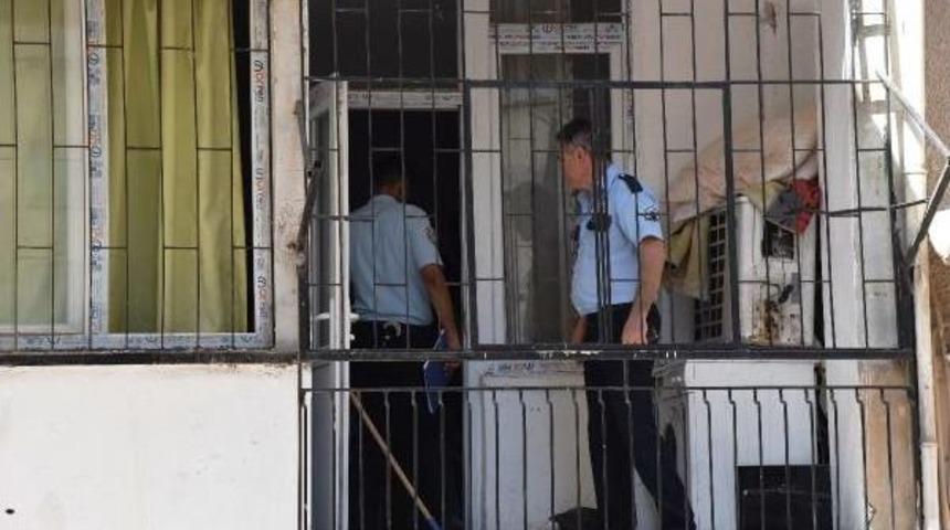 İlişkiye Girdiği Travestinin Evinde &Ouml;ld&uuml;, Polis Haberi Ailesine Veremedi