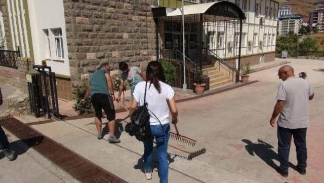 Tunceli'de Hdp Milletvekili Ve Çevrecilerden Protesto Eylemi