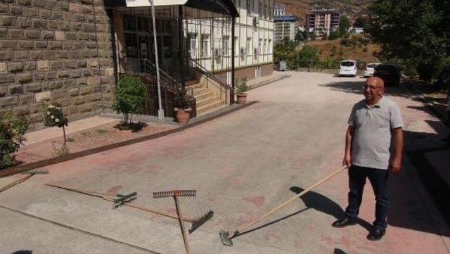 Tunceli'de Hdp Milletvekili Ve Çevrecilerden Protesto Eylemi