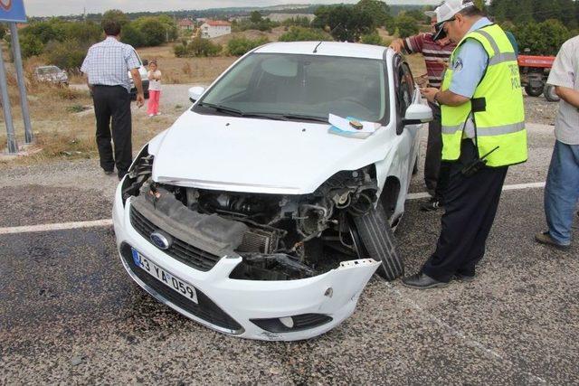 Domaniç’te Trafik Kazası: 2 Yaralı