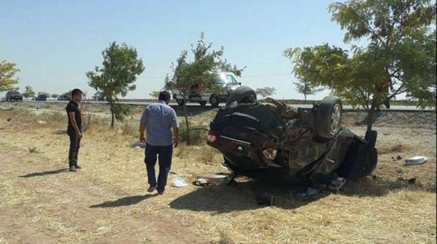 Konya&rsquo;da Otomobil Şarampole Yuvarlandı: 1 &Ouml;l&uuml;, 2 Yaralı