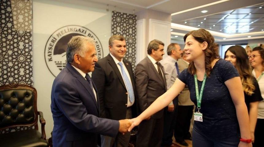 Başkan B&uuml;y&uuml;kkılı&ccedil;, Belediye &Ccedil;alışanlarının Ge&ccedil;miş Bayramlarını Kutladı