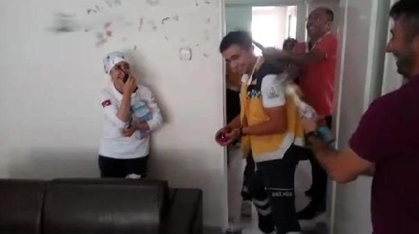 112 Telsizinden S&uuml;rpriz Evlenme Teklifi