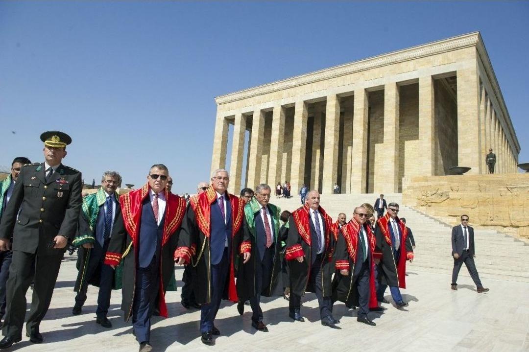 Yargıtay &Uuml;yeleri Anıtkabir&rsquo;i Ziyaret Etti