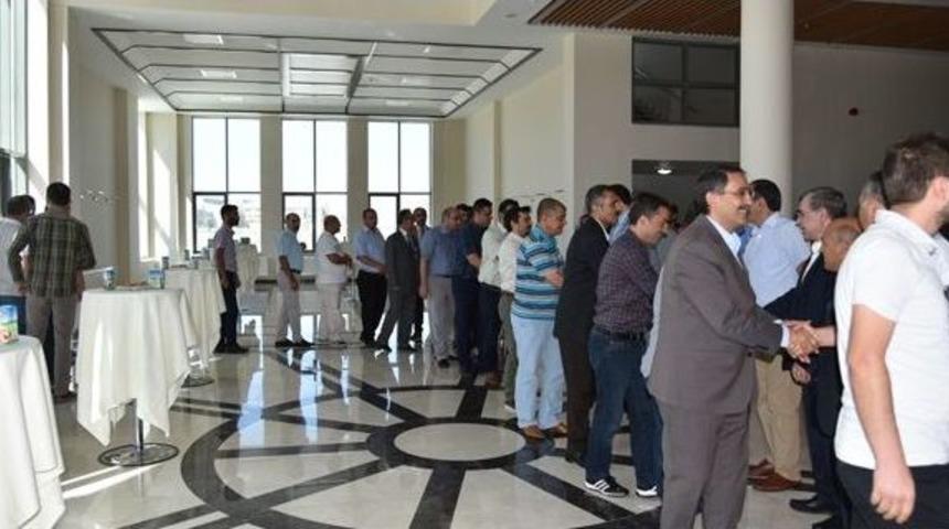 Et&uuml;&rsquo;de Bayramlaşma