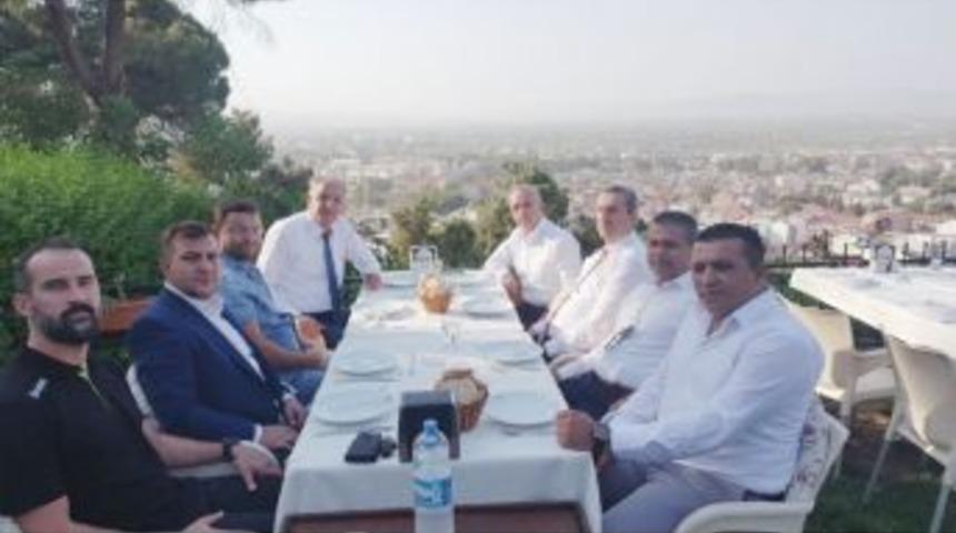 Voleybol Federasyonu Başkanı &Uuml;st&uuml;ndağ Salihli&rsquo;de