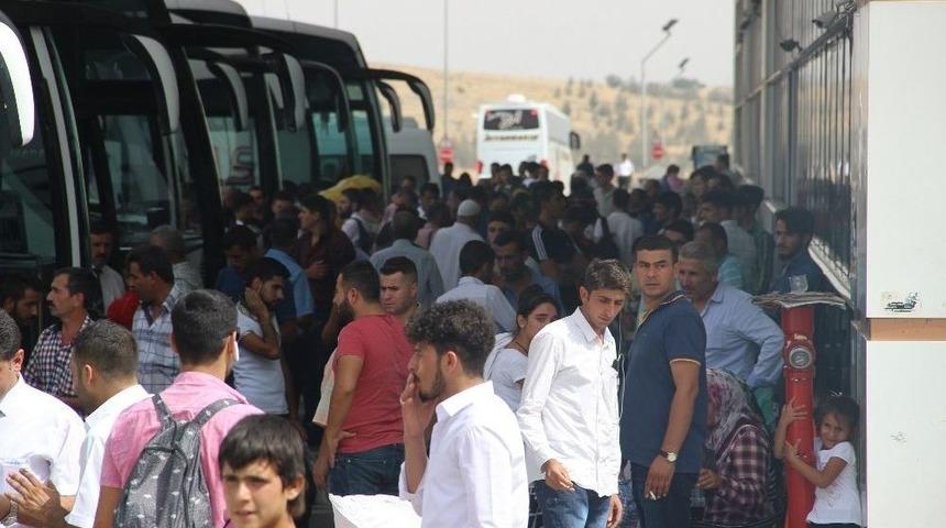 Şanlıurfa Otogarında Bayram D&ouml;n&uuml;ş&uuml; Yoğunluğu