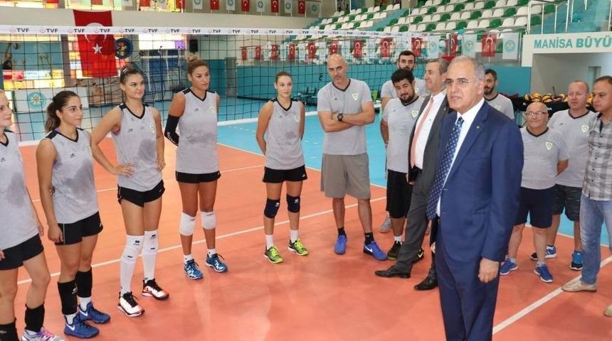 Manisa B&uuml;y&uuml;kşehir Belediyespor Federasyon Başkanını Ağırladı