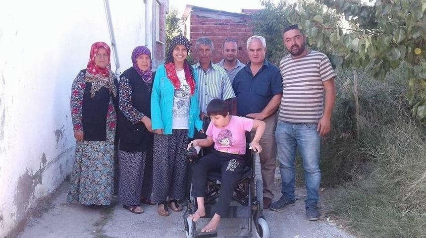 G&ouml;rdes&rsquo;te 3 Engelli Ak&uuml;l&uuml; Sandalyesine Kavuştu