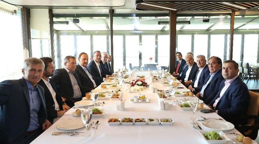 T&uuml;rkiye-hırvatistan Resmi Ma&ccedil; Yemeği D&uuml;zenlendi