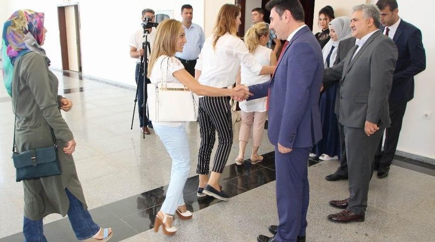 &Uuml;niversitede Bayramlaşma T&ouml;reni Yapıldı