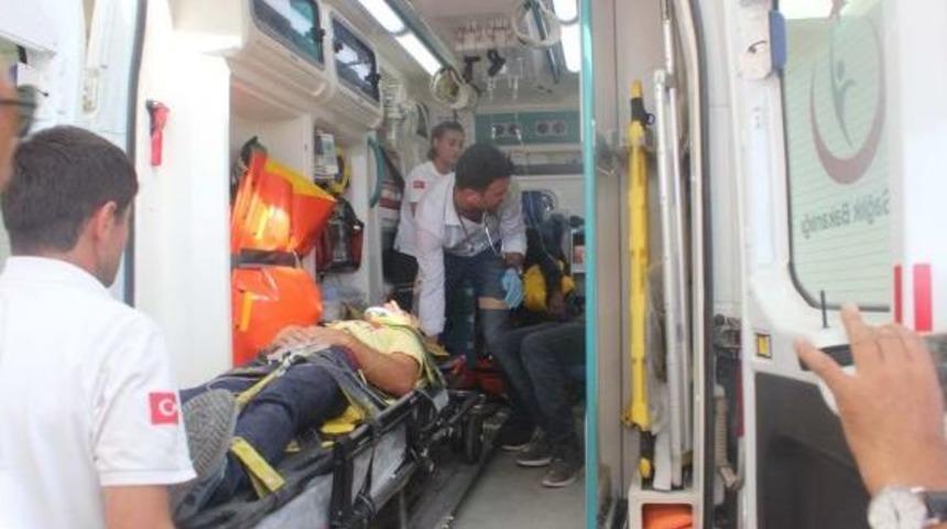 Tarım Işçilerini Taşıyan Minibüs Takla Attı: 1 Ölü, 14 Yaralı