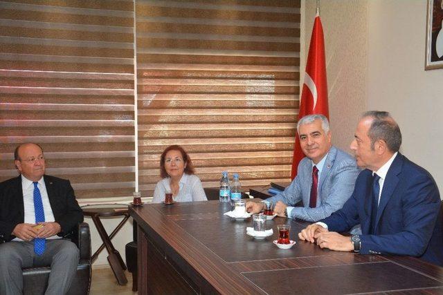 Hamzaçebi’nin Aydın Ziyaretinde, Başkan Özakcan’ı Şaşırtan Teşekkür 1