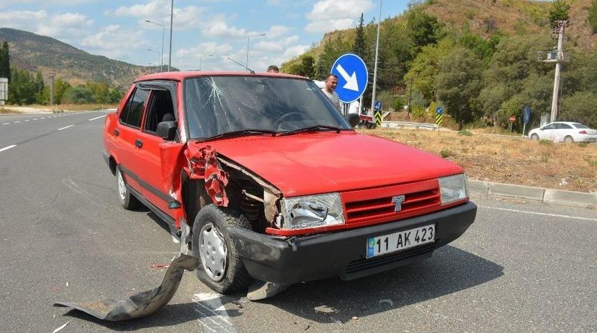 Bilecik&rsquo;te Trafik Kazası: 3 Yaralı