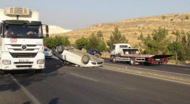 Şanlıurfa da Otomobil Takla Attı: 3 Yaralı 2