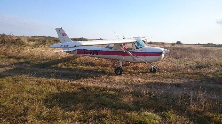 &Ccedil;orlu Havaalanı&rsquo;ndan Kalkan U&ccedil;ak Tarlaya Zorunlu İniş Yaptı