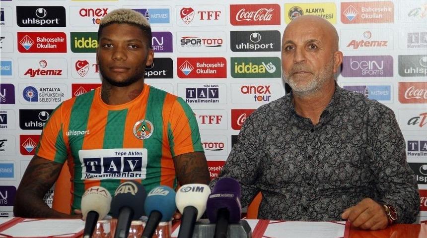 Aytemiz Alanyaspor Fernandes&rsquo;i Renklerine Bağladı