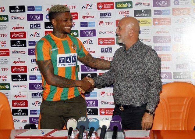 Aytemiz Alanyaspor Fernandes’i Renklerine Bağladı