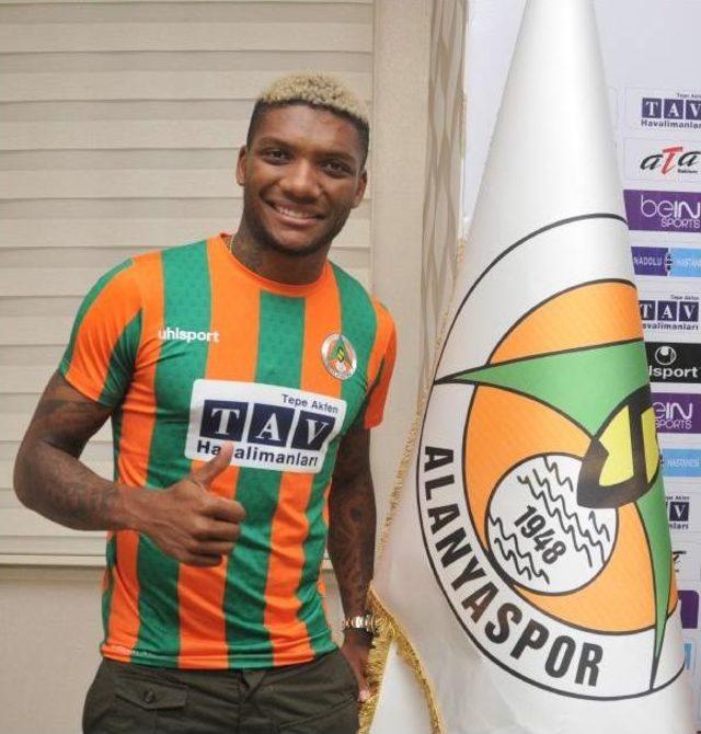 Aytemiz Alanyaspor, Junior Fernandes’I Kadrosuna Kattı