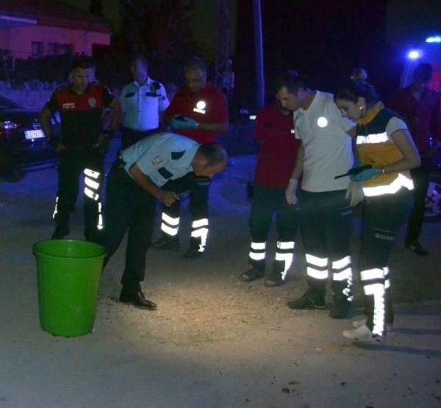 S&uuml;nnet D&uuml;ğ&uuml;n&uuml;nde Silahlı Kavga: 3 Yaralı 1