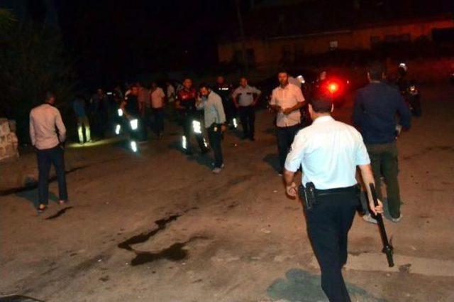 S&uuml;nnet D&uuml;ğ&uuml;n&uuml;nde Silahlı Kavga: 3 Yaralı 3