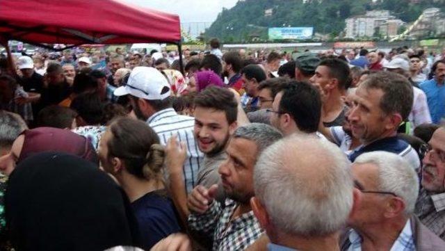 Rize de Pide Festival inde 3 Bin Pide 3 Dakikada T&uuml;kendi 1