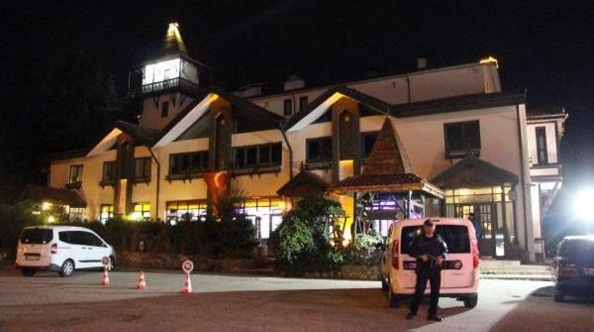 Otel Restoranında Kavgada 3 Kişi Silahla Yaralandı