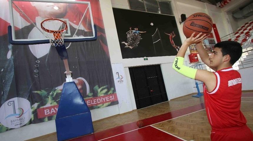 Bayraklı&rsquo;da Yaz Spor Okullarına Yoğun İlgi