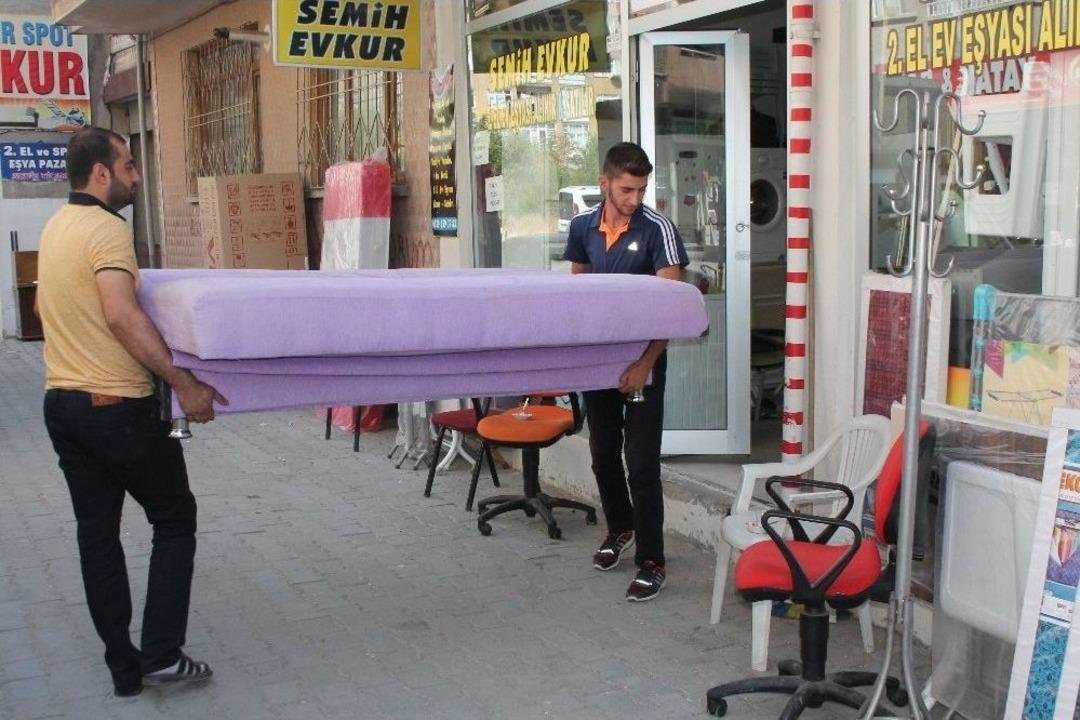 İkinci El Eşyacı Ve Spot&ccedil;ular, &Ouml;ğrencileri Bekliyor