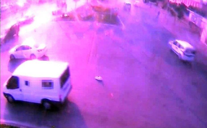 Yola Düşen Külçe Altını Suriyeli Alıp Götürdü G2