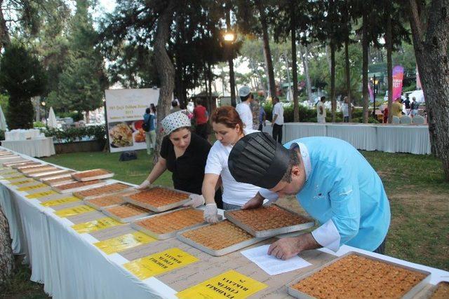 Marmaris’te Beş Yıldızlı Otelde 101 Çeşit Baklava İle Rekor Denemesi