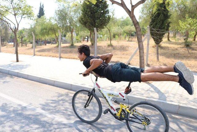 Trafikte Kendini ’superman’ Sandı