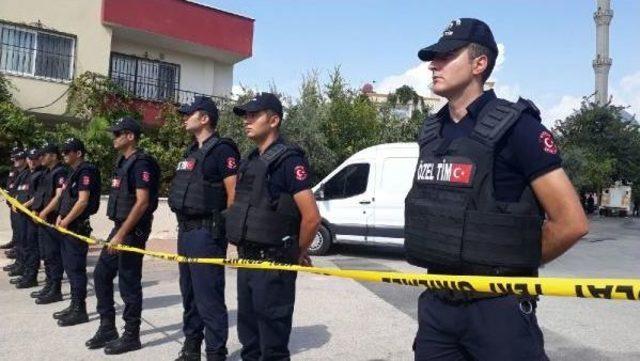 Mersin'de Polis Merkezine Saldırı Girişiminde Bulunan Suriyeli Canlı Bomba Öldürüldü (2)- Yeniden