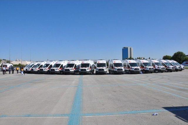 Başbakan Yıldırım 300 Ambulansın Dağıtım Törenine Katıldı