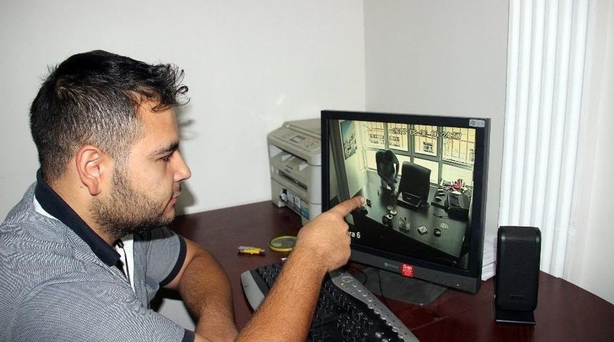 (&ouml;zel Haber) S&uuml;r&uuml;c&uuml; Kursunda &Uuml;&ccedil; G&uuml;n Arayla Yaşanan Hırsızlık G&uuml;venlik Kamerasında